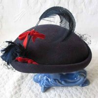 Blue Hat Fascinator Kate Middleton Princess Diana Style Hat Vintage Fashion Statement feathers Pancake Hat Like New 1940-50  WhenRosesBloom