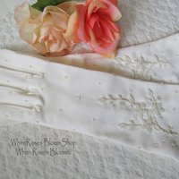 White Gloves Sz 7 8 Pearls Wedding Tea Dance Vintage NOS Matinee Evening Retro Mid Century Hollywood Glamour Free Ship US   WhenRosesBloom