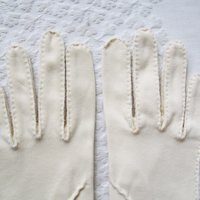 Vintage  Beige Gloves Sz 6 1/2 Matinee Wedding Tea Retro Mid Century Bridal Downton Austen Dress Cosplay Free Ship  US When Roses Bloom