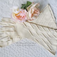 Vintage  Beige Gloves Sz 6 1/2 Matinee Wedding Tea Retro Mid Century Bridal Downton Austen Dress Cosplay Free Ship  US When Roses Bloom