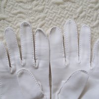 Vintage White Gloves for Tea Party 1st Communion Wedding Bride Bridesmaid Retro Mid Century Style Free Ship in US WhenRosesBloom