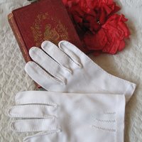 Vintage White Gloves for Classic Tea Party 1st Communion Wedding Bride Bridesmaid Retro Mid Century Style WhenRosesBloom