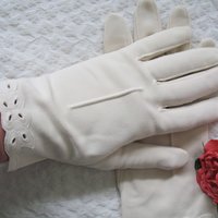 Beige Gloves Size 7 1/2 Vintage Retro Tea Party Wedding Dance Bride Bridesmaid Mid Century 50s 60s Cosplay Free Shipping  US WhenRosesBloom