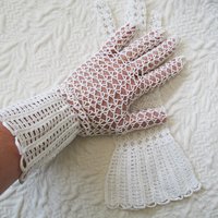 Vintage Gloves White Crochet Elegant Tea Party Vintage Retro Wedding Bridesmaid Communion Victoria Downton J Austen Cosplay WhenRosesBloom