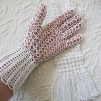 Vintage Gloves White Crochet Elegant Tea Party Vintage Retro Wedding Bridesmaid Communion Victoria Downton J Austen Cosplay WhenRosesBloom