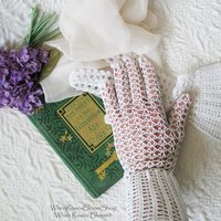 Vintage Gloves White Crochet Elegant Tea Party Vintage Retro Wedding Bridesmaid Communion Victoria Downton J Austen Cosplay WhenRosesBloom