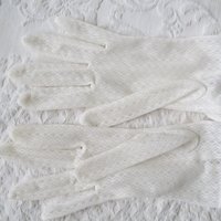 Vintage White Lace Gloves Tea Party Retro Wedding Bride Bridesmaid 1st Communion Vintage Cosplay Gloves Free Shipping US WhenRosesBloom