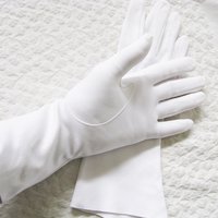 Vintage Gloves White Matinee Tea Party Dance Wedding Retro Mid Century Washable Everyday Gloves  FREE SHIPPING US When Roses Bloom