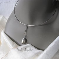 Vintage Silver Choker Pendant 70s Minimalist Style Modernist Floral Statement Necklace Boho Gypsy Retro Elegant Free Ship US WhenRosesBloom