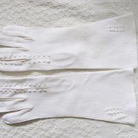Vintage White Gloves Size 7-8 Wedding Classic Retro Mid Century Bride Bridesmaid Downton Austen Cosplay Free Ship US When Roses Bloom