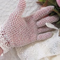 Vintage Gloves White Crochet Fishnet Elegant Tea Party Vintage Retro Wedding Bridesmaid 1st Communion Victoria Downton WhenRosesBloom