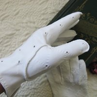 Gloves White Short Eyelet Retro Vintage Tea Party Elegant Wedding Cosplay Downton Miss Fisher Mid Century Style When Roses Bloom