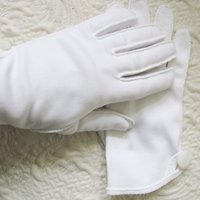 White Gloves Short with Pearl Button Retro Vintage Tea Party Elegant Wedding Cosplay Downton Miss Fisher Mid Century Style When Roses Bloom