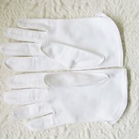 White Gloves Short with Pearl Button Retro Vintage Tea Party Elegant Wedding Cosplay Downton Miss Fisher Mid Century Style When Roses Bloom