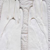 Vintage Gloves White Kid Leather NOS Cut out bow embroidery Sz 6 7 Downton Miss Fisher Audrey Hepburn Cosplay New Old Stock  WhenRosesBloom