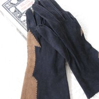 Vintage French Suede Leather Gloves, Arrow Applique - 1940s Viola Einberger
