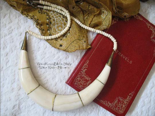 Vintage Necklace Carved Statement Ethnic Safari Africa Boho Minimalist Retro Tribal Steampunk Cosplay retro 60s 70s  WhenRosesBloom