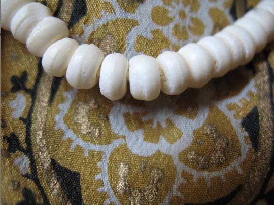 Vintage Necklace Carved Statement Ethnic Safari Africa Boho Minimalist Retro Tribal Steampunk Cosplay retro 60s 70s  WhenRosesBloom