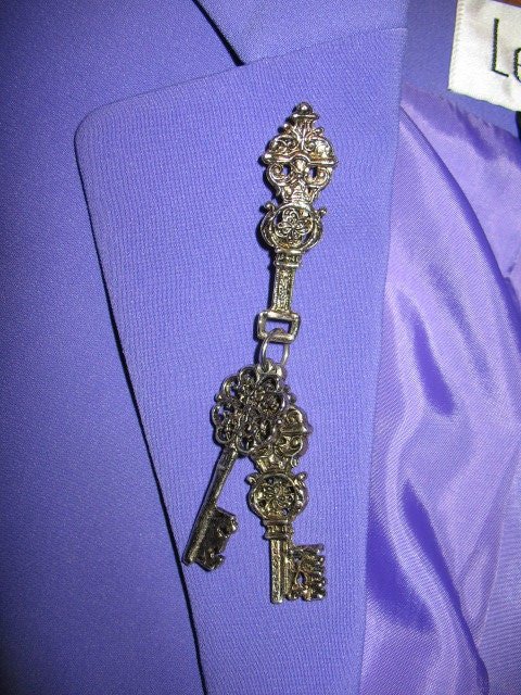Vintage Pin Retro Key Jewelry Boho Victorian Steampunk Style Pin for Hat Lapel Scarf Kappa Kappa Gamma Style  WhenRosesBloom