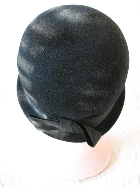Vintage Black Derby Cloche Hat Retro Vintage Hipster Mod Boho Steampunk Bowler Bohomian 60s Cosplay Twiggy Audrey Hepburn WhenRosesBloom