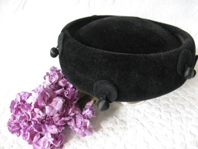 Vintage Hat Black Pill Box Bell Hop Elegant Mid Century 1950s Velvet hat Steampunk Fascinator Kate Middleton Style  Hat  WhenRosesBloom