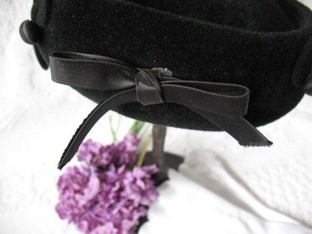 Vintage Hat Black Pill Box Bell Hop Elegant Mid Century 1950s Velvet hat Steampunk Fascinator Kate Middleton Style  Hat  WhenRosesBloom