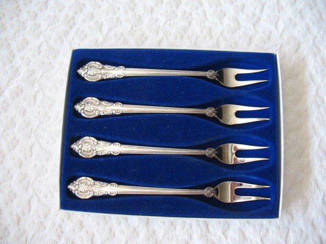 Silver Seafood Cocktail Forks Wallace Royal Baroque Vintage Party Tea Time Tea Gift Entertaining Set of 4  WhenRosesBloom