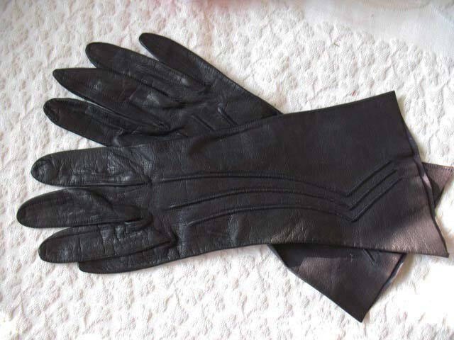 Vintage Blue Gloves Leather Navy Retro Mid Century NOS new old stock Soft Leather Classic Tailored Matinee Free Ship US WhenRosesBloom