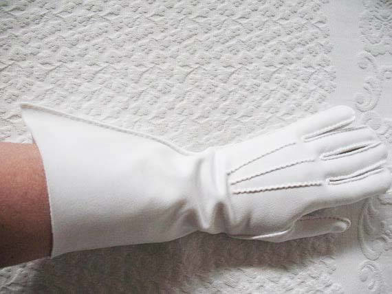 White Gloves  Opera Matinee Vintage Tea Party Dance Wedding Retro Mid Century Downton Titanic Jane Austen FREE SHIPPING US When Roses Bloom