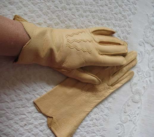 Vintage Leather Driving Gloves Beige Pigskin Retro Mid Century Miss Fisher Audrey Hepburn Cosplay Fashion  Free Ship in US WhenRosesBloom