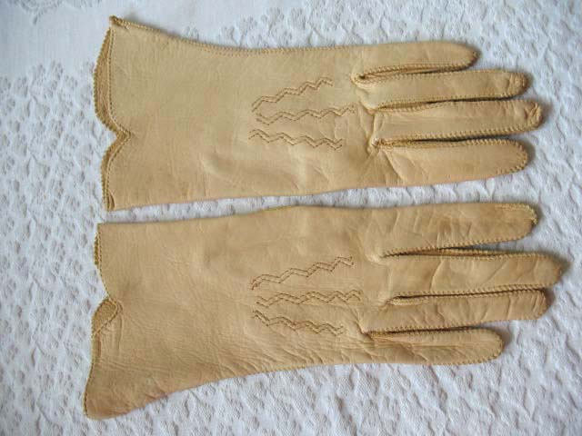Vintage Leather Driving Gloves Beige Pigskin Retro Mid Century Miss Fisher Audrey Hepburn Cosplay Fashion  Free Ship in US WhenRosesBloom