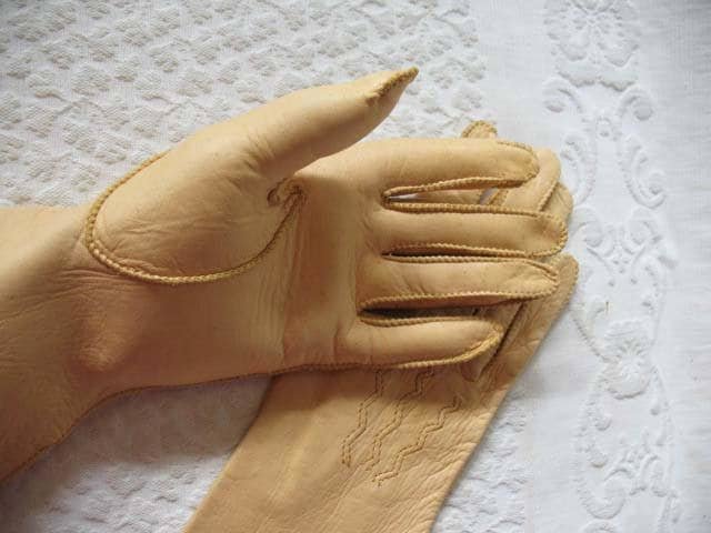 Vintage Leather Driving Gloves Beige Pigskin Retro Mid Century Miss Fisher Audrey Hepburn Cosplay Fashion  Free Ship in US WhenRosesBloom