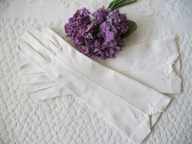 White Gloves Vintage Retro Mid Century Wedding Bride Bridesmaid Classic Matinee Downton Austen Cosplay NOS Free ship US WhenRosesBloom