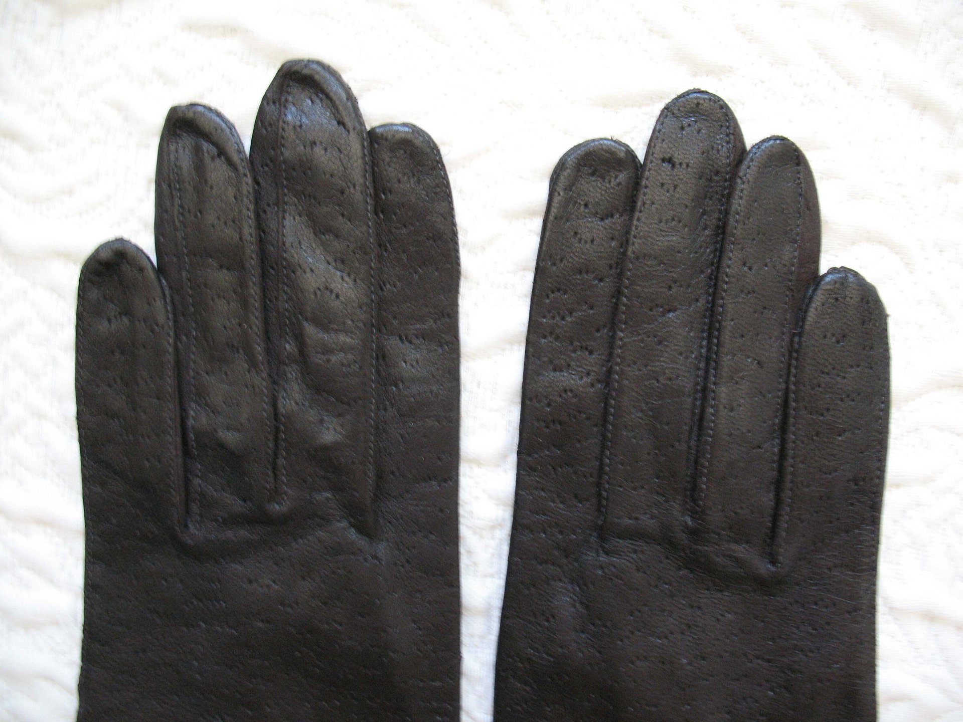 Vintage Leather Driving Gloves Black Leather Sz 6 NOS Retro Mid Century Miss Fisher Cosplay Classic Wardrobe Free Ship in US WhenRosesBloom