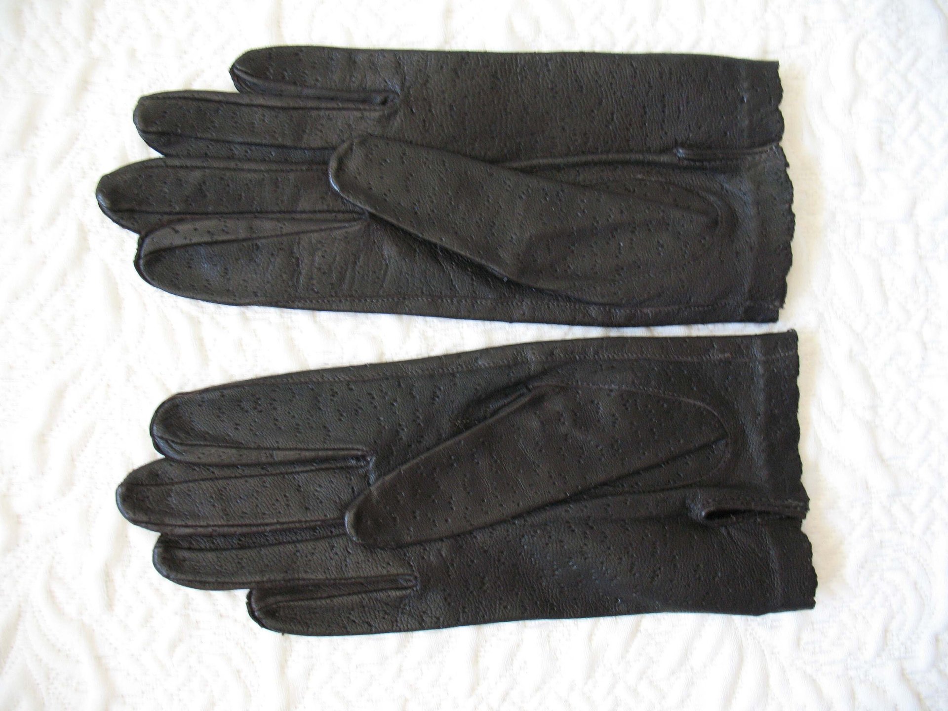 Vintage Leather Driving Gloves Black Leather Sz 6 NOS Retro Mid Century Miss Fisher Cosplay Classic Wardrobe Free Ship in US WhenRosesBloom