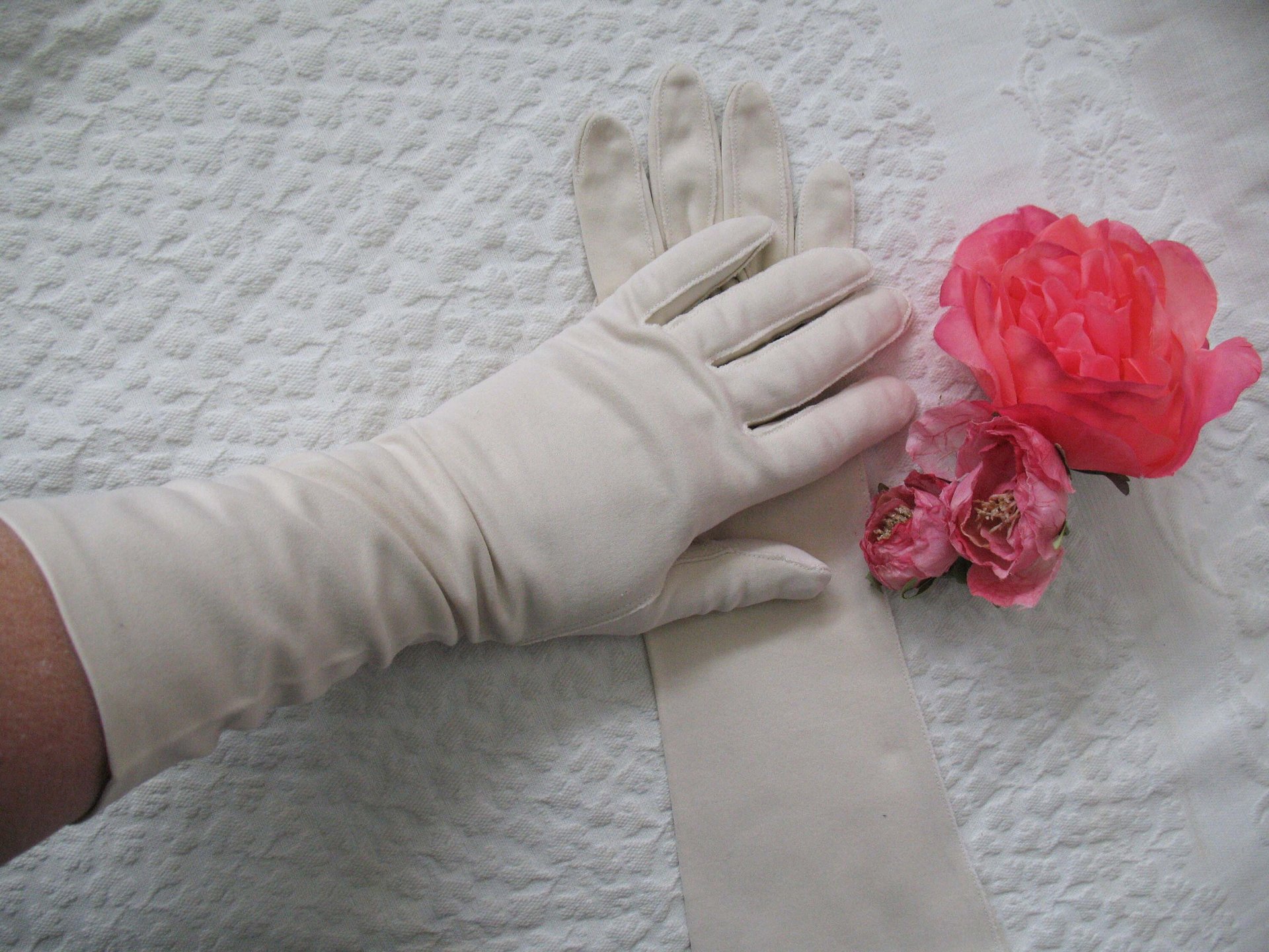 Gloves Vanilla Beige Off White Vintage Matinee Mid Century Style Wedding Tea Downton Miss Fisher Cosplay FREE Ship USA WhenRosesBloom