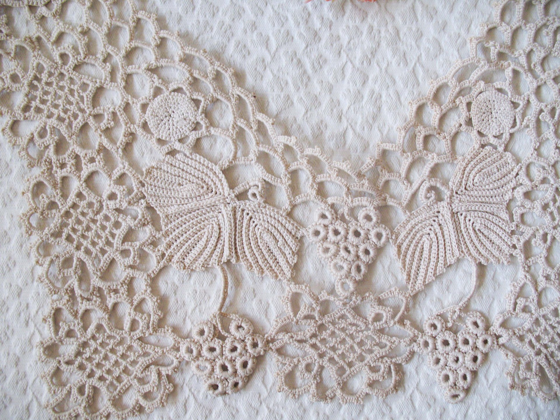 Vintage Irish Crochet Collar Antique Linen Wedding Tea Shabby Chic Romantic Boho Style Free Ship in US WhenRosesBloom