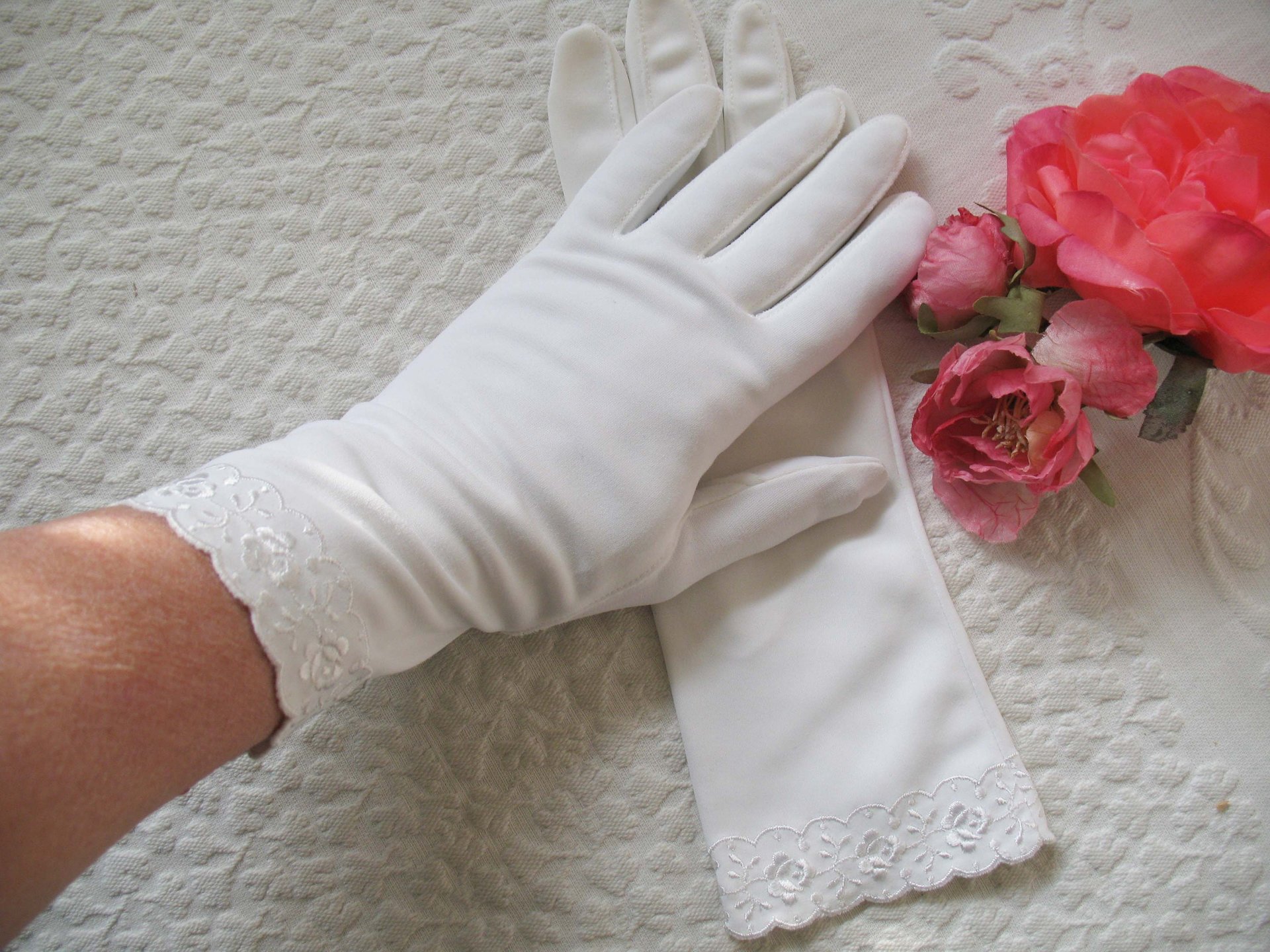 White Gloves Vintage Retro Mid Century Wedding Tea Matinee Downton Miss Fisher Cosplay Audrey Hepburn Style  Free Ship US When Roses Bloom