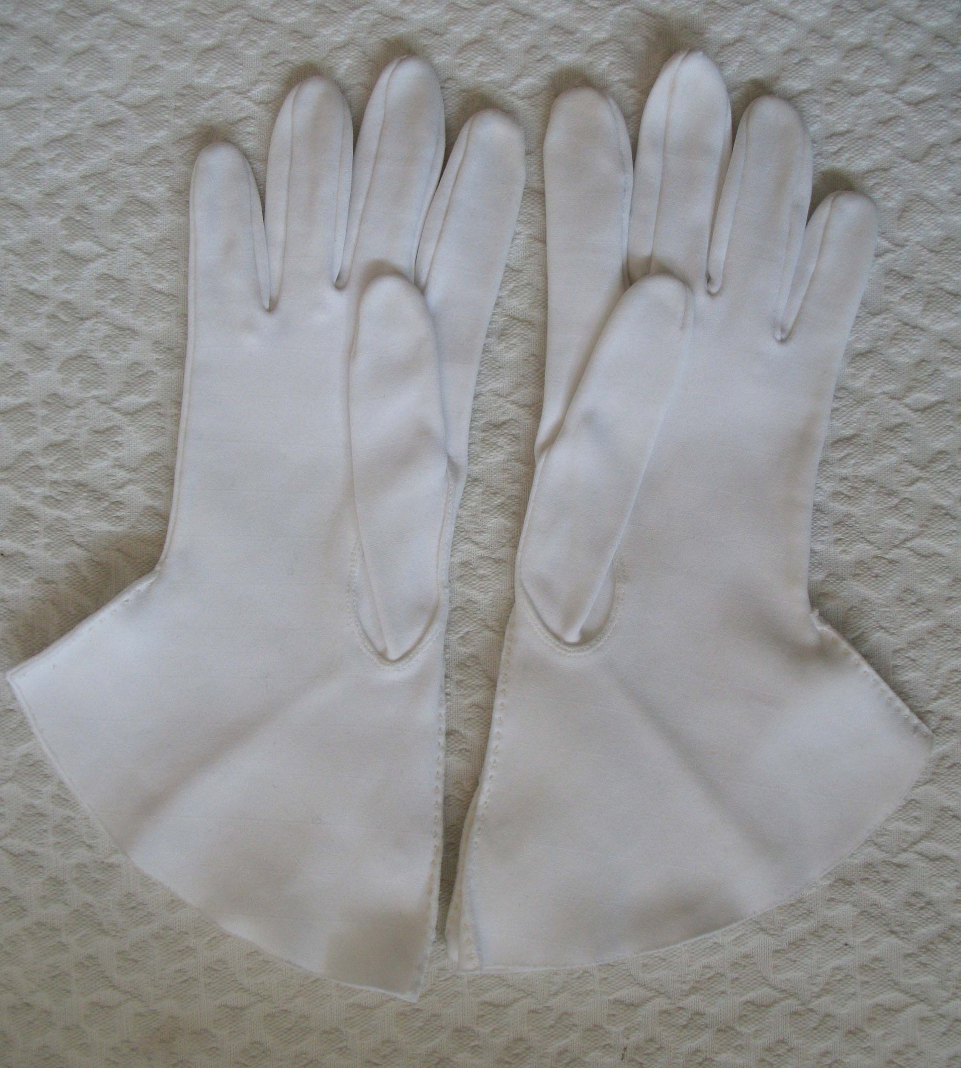 Vintage White Gloves Retro Mid Century Tea Party Style Wedding Bride Bridesmaid Miss Fisher Downton Cosplay   Free Ship US WhenRosesBloom
