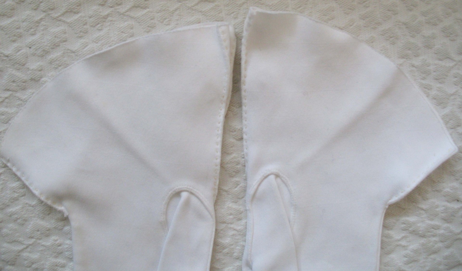 Vintage White Gloves Retro Mid Century Tea Party Style Wedding Bride Bridesmaid Miss Fisher Downton Cosplay   Free Ship US WhenRosesBloom