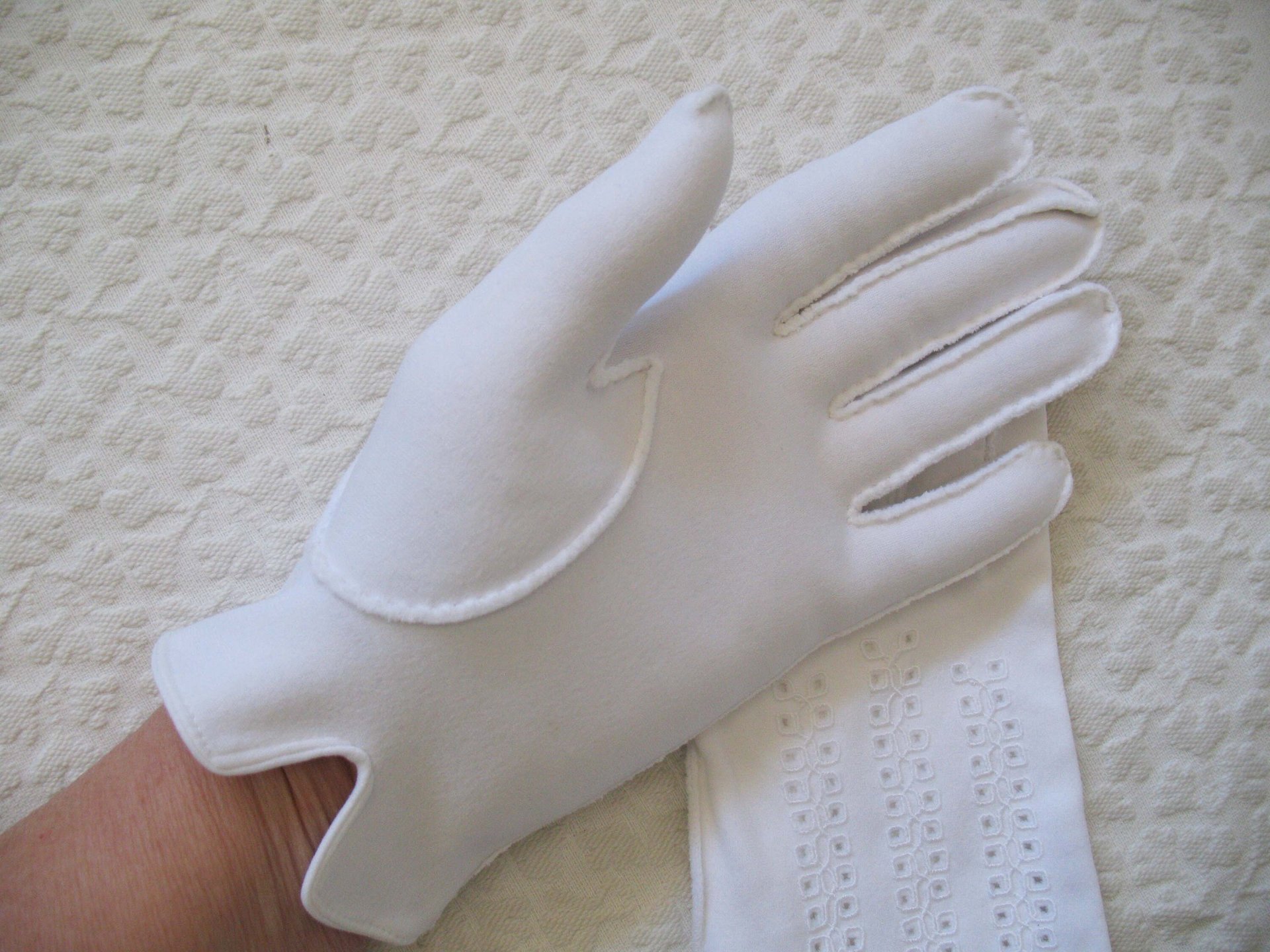 Vintage White Gloves Sz 6.5 Tailored Retro Tea Mid Century Wedding Bride Bridesmaid Downton Miss Fisher Cosplay WhenRosesBloom