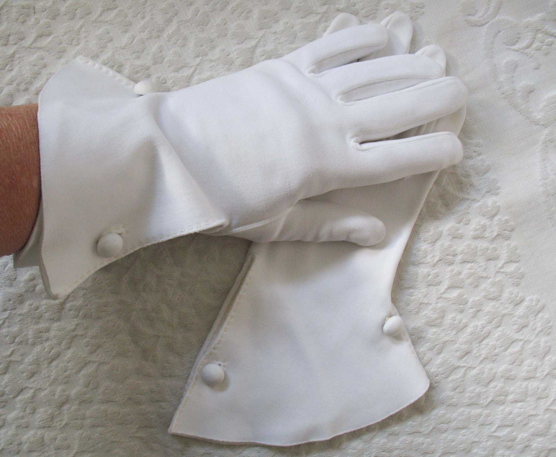 Vintage White Gloves Retro Mid Century Tea Party Style Wedding Bride Bridesmaid Miss Fisher Downton Cosplay   Free Ship US WhenRosesBloom