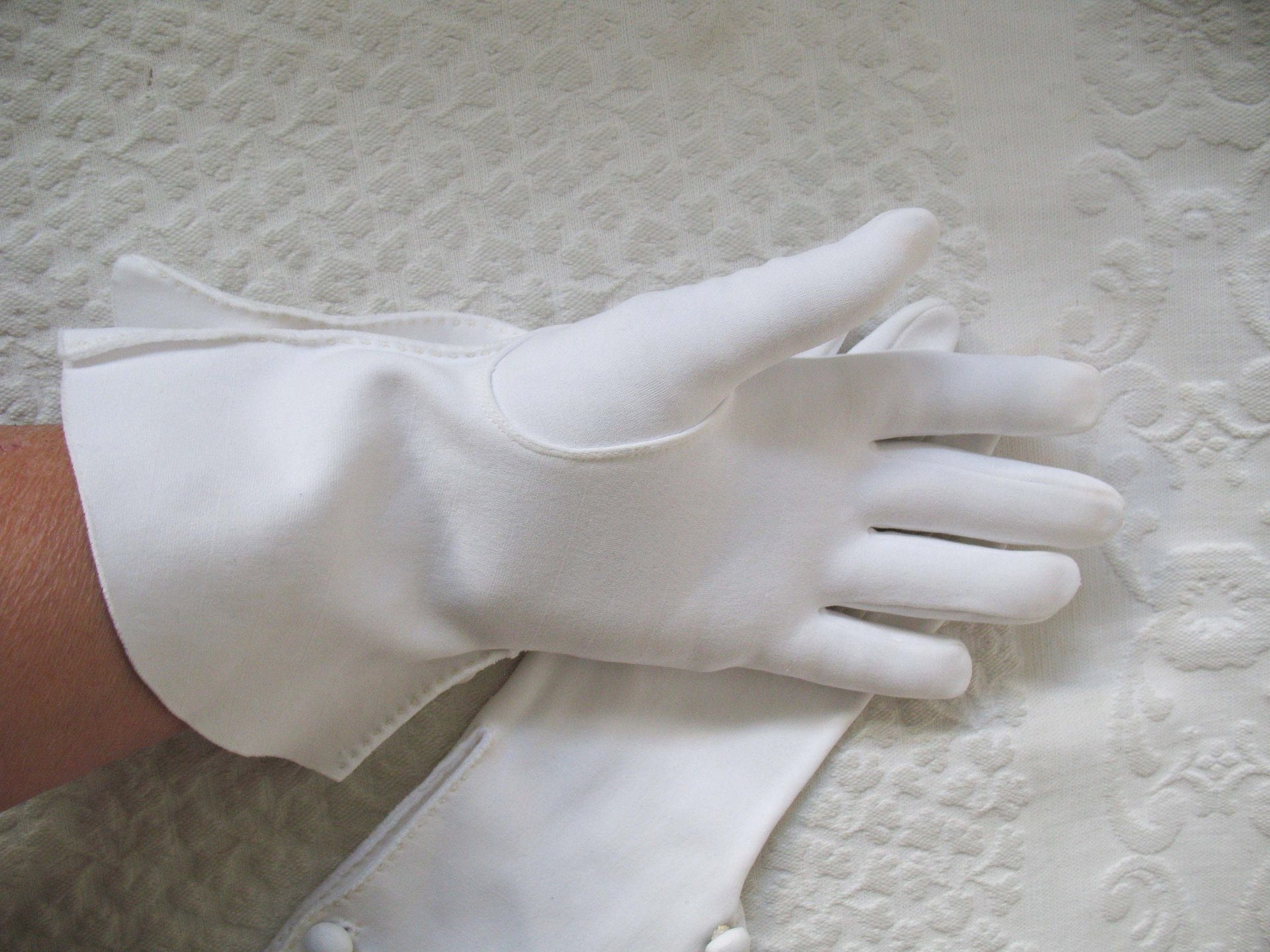 Vintage White Gloves Retro Mid Century Tea Party Style Wedding Bride Bridesmaid Miss Fisher Downton Cosplay   Free Ship US WhenRosesBloom