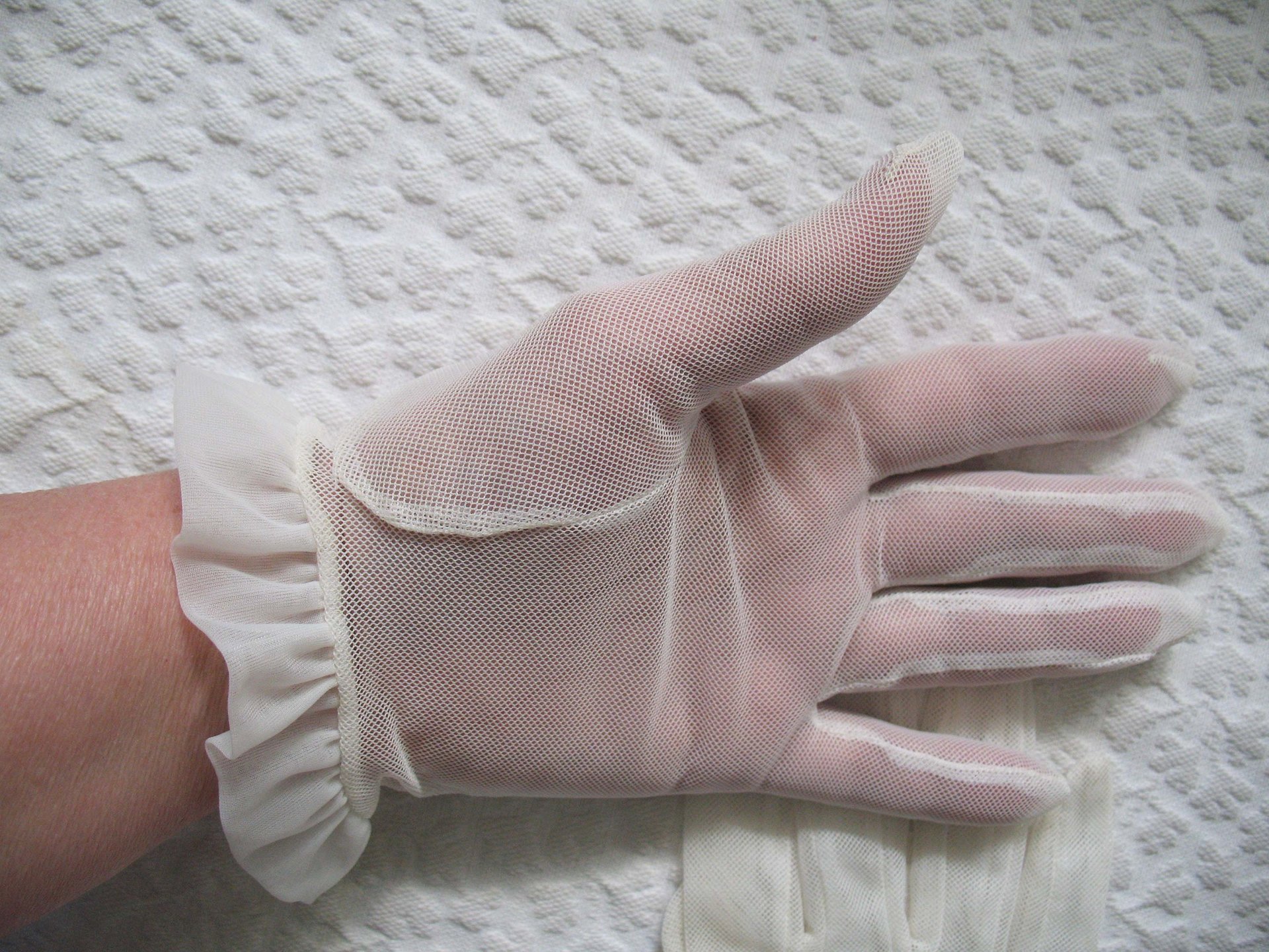 Vintage Gloves Sheer White Net Retro Cosplay Mid Century Wedding 1st Communion Tea Dance Downton Tea Party Free Ship  US When Roses Bloom