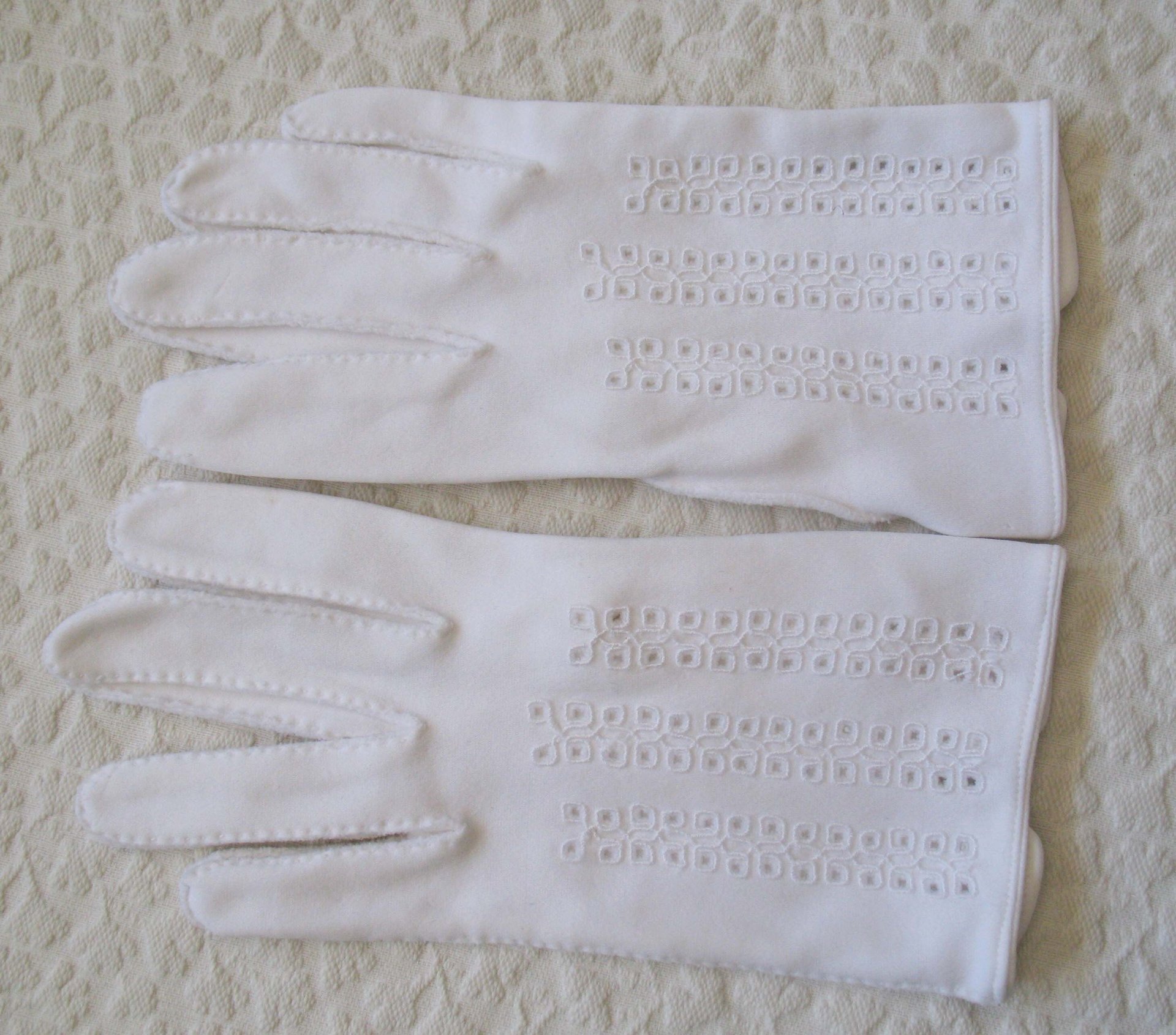 Vintage White Gloves Sz 6.5 Tailored Retro Tea Mid Century Wedding Bride Bridesmaid Downton Miss Fisher Cosplay WhenRosesBloom