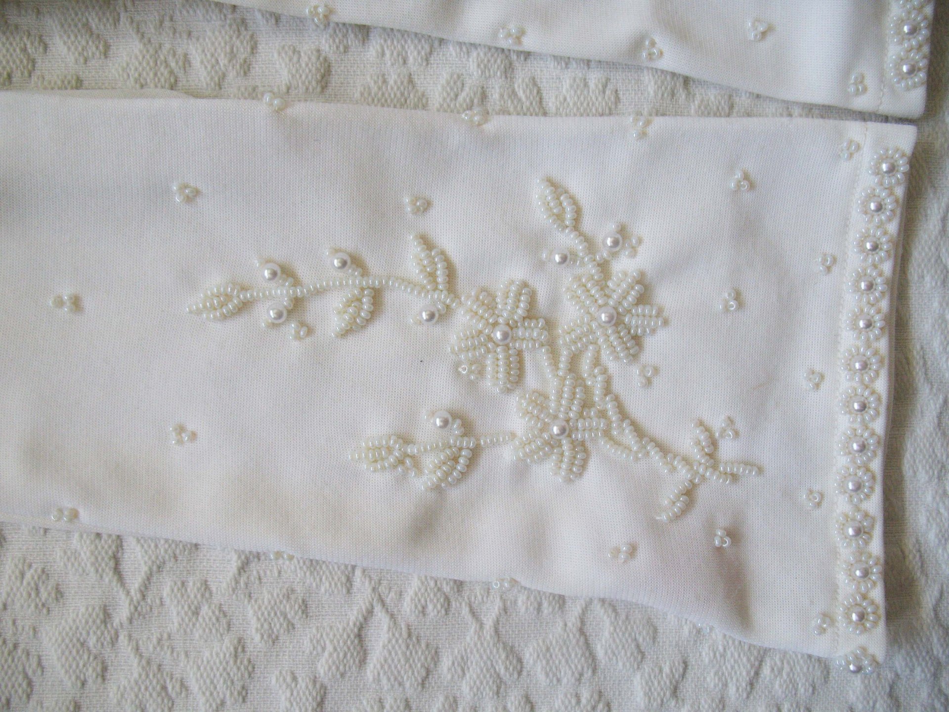 White Gloves Sz 7 8 Pearls Wedding Tea Dance Vintage NOS Matinee Evening Retro Mid Century Hollywood Glamour Free Ship US   WhenRosesBloom