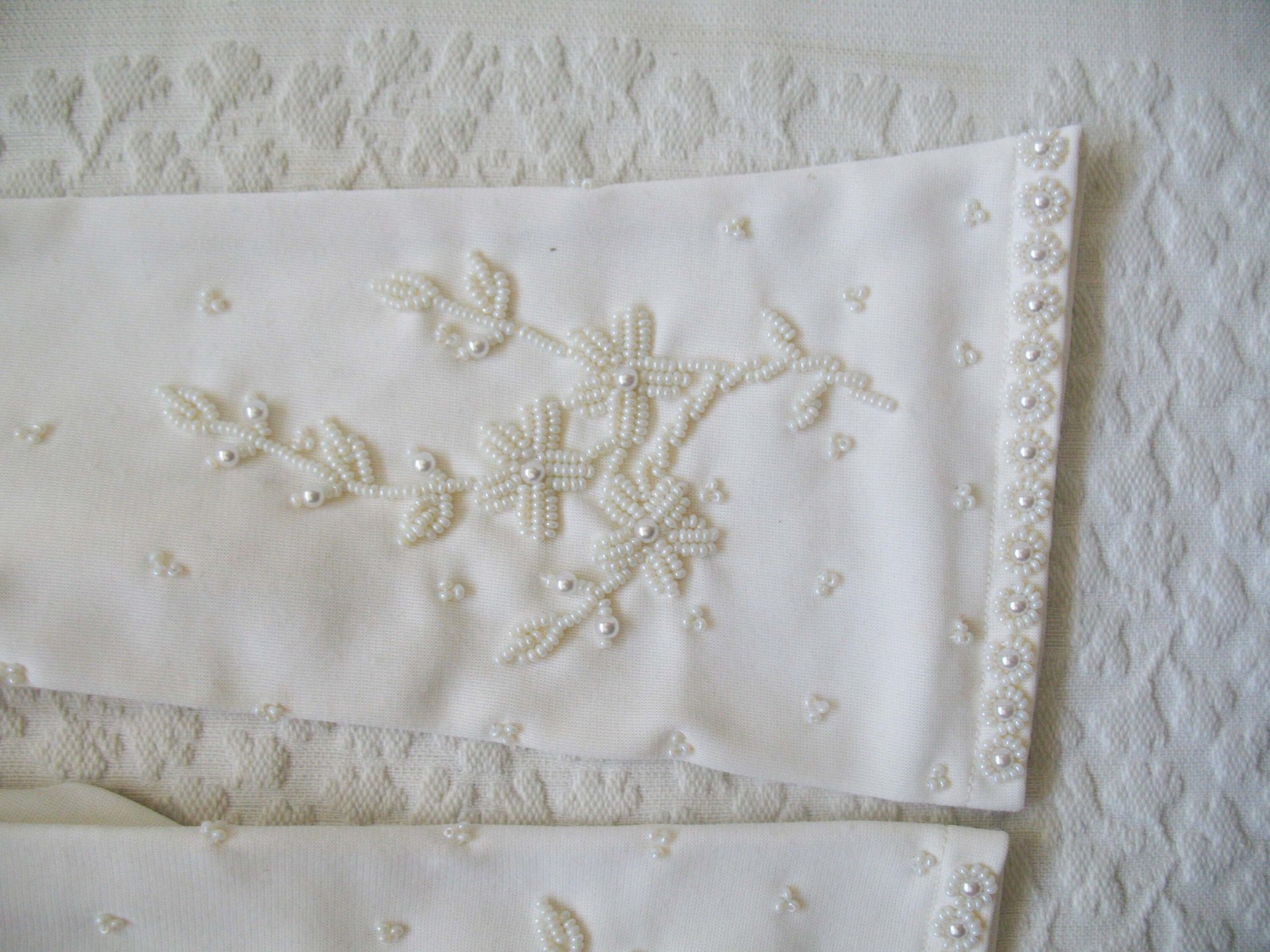 White Gloves Sz 7 8 Pearls Wedding Tea Dance Vintage NOS Matinee Evening Retro Mid Century Hollywood Glamour Free Ship US   WhenRosesBloom