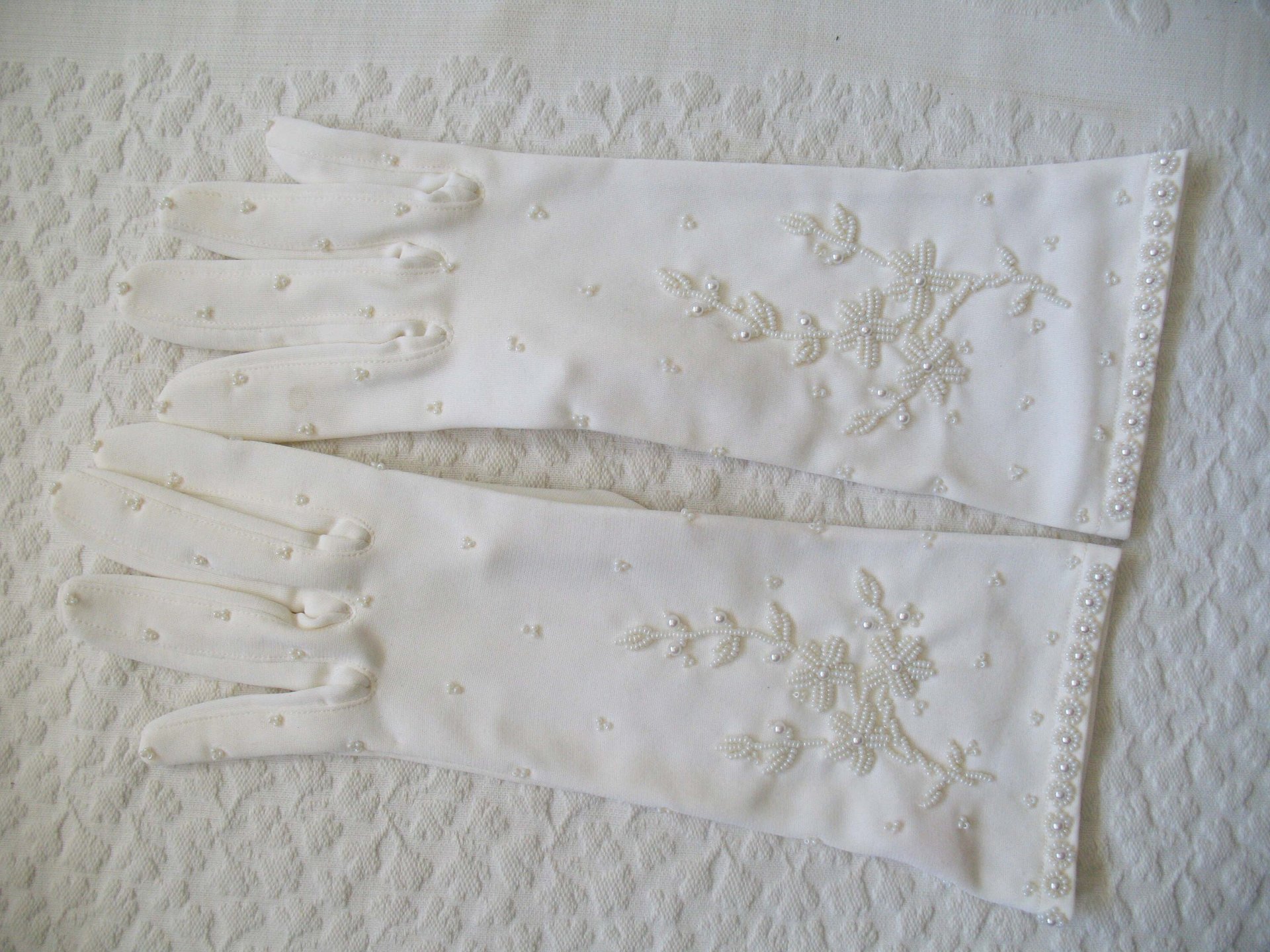 White Gloves Sz 7 8 Pearls Wedding Tea Dance Vintage NOS Matinee Evening Retro Mid Century Hollywood Glamour Free Ship US   WhenRosesBloom
