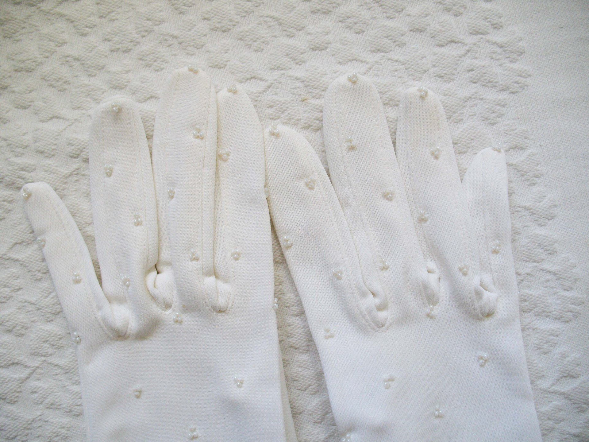 White Gloves Sz 7 8 Pearls Wedding Tea Dance Vintage NOS Matinee Evening Retro Mid Century Hollywood Glamour Free Ship US   WhenRosesBloom