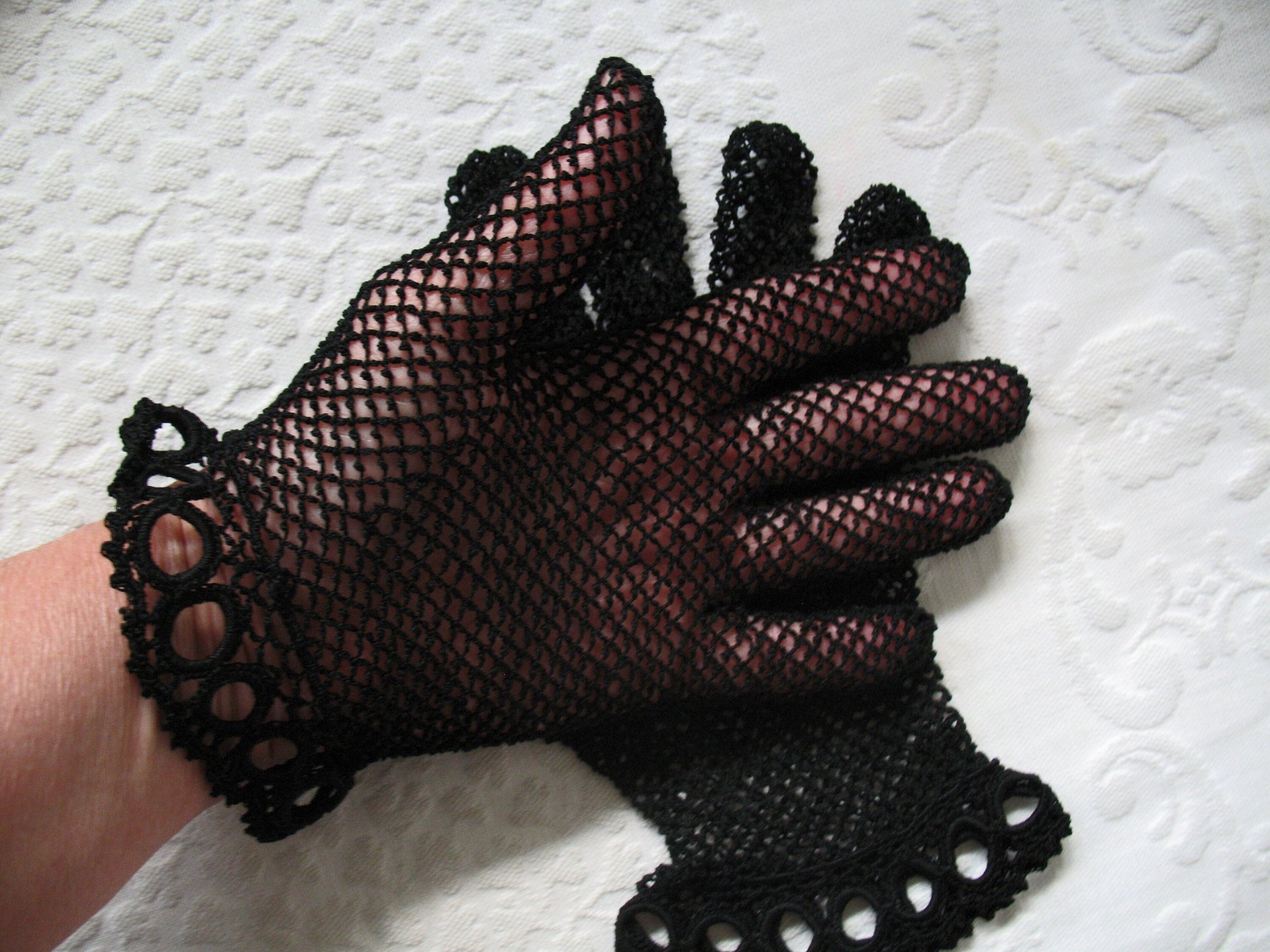 Vintage Black Crochet Lace Gloves Tea Party Elegant Steampunk Goth Victoria Downton Miss Fisher Cosplay  FREE SHIP US When Roses Bloom